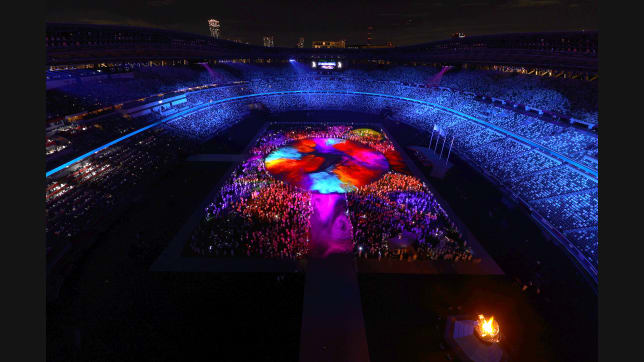 TOKYO, JAPAN - AUGUST 08: The Athletes of the competing nations enter the stadium during the Closing Ceremony of the Tokyo 2020 Olympic Games at Olympic Stadium on August 08, 2021 in Tokyo, Japan. (Photo by Rob Carr/Getty Images)