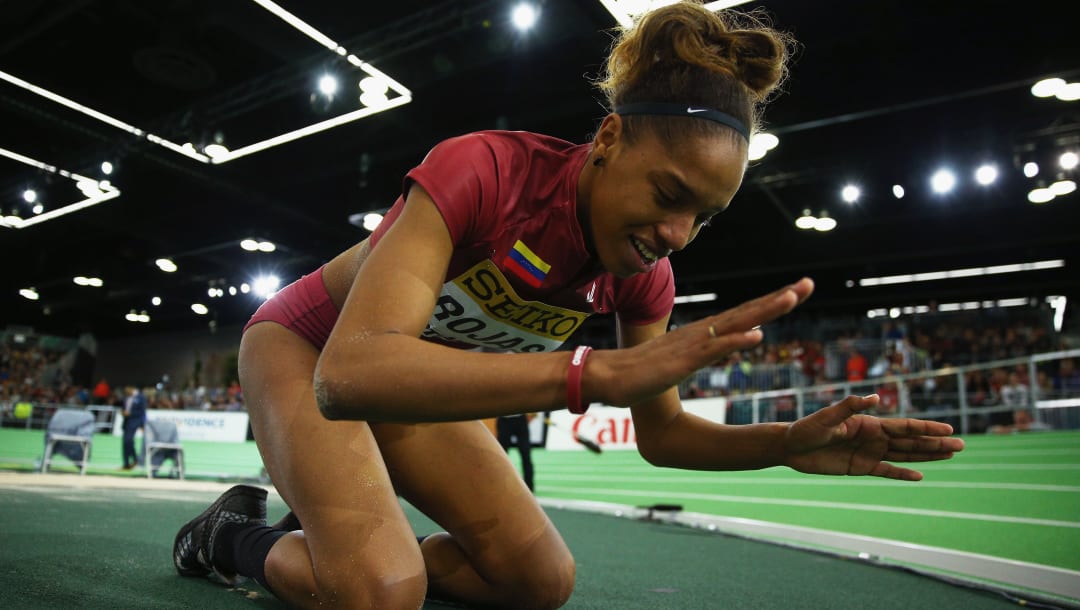 La venezolana Yulimar Rojascelebra su oro en la final de triple salto del Mundial de Atletismo de pista cubierta de la IAAF en marzo de 2016.  (Imagen por Ian Walton/Getty Images for IAAF)