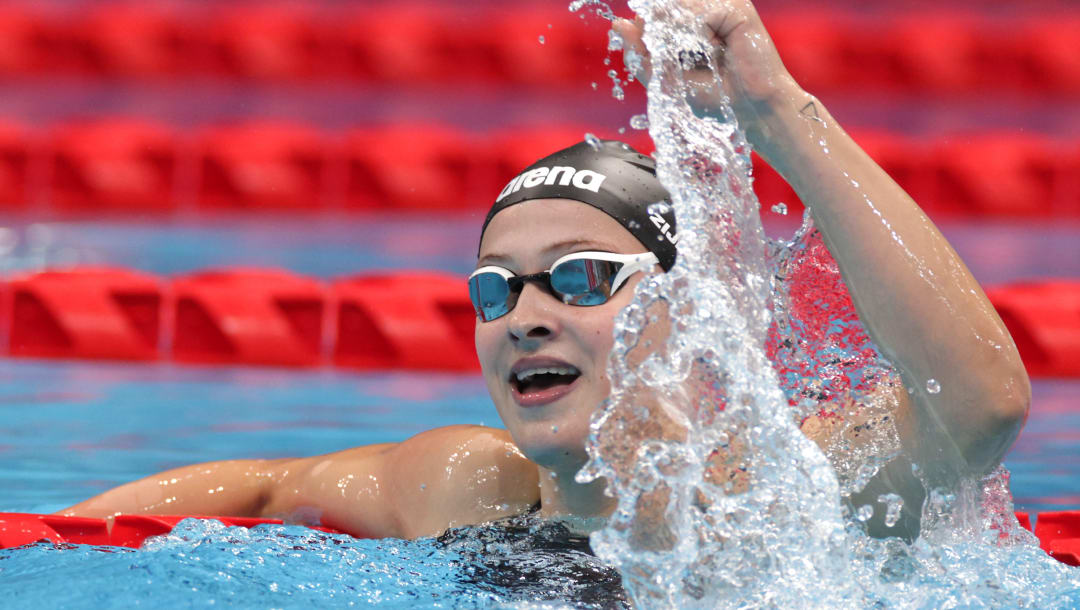 TOKIO, JAPÓN - 26 DE AGOSTO: Chantalle Zijderveld del equipo de Holanda reacciona después de establecer un récord mundial en su braza de 100 metros femenina - SB9 calor en el día 2 de los Juegos Paralímpicos de Tokio 2020 en el Centro Acuático de Tokio el 26 de agosto de 2021 en Tokio, Japón.  (Foto de Adam Pretty / Getty Images)