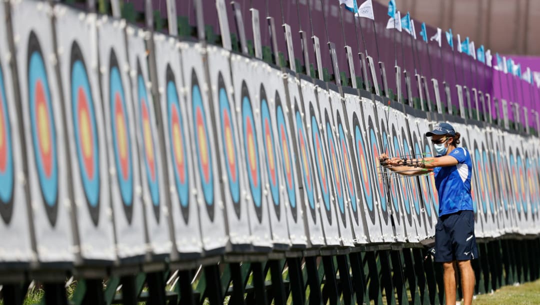 Un atleta israelí participa en una sesión de entrenamiento en el Campo de Tiro con Arco Parque Yumenoshima (Imagen por Toru Hanai/Getty Images)