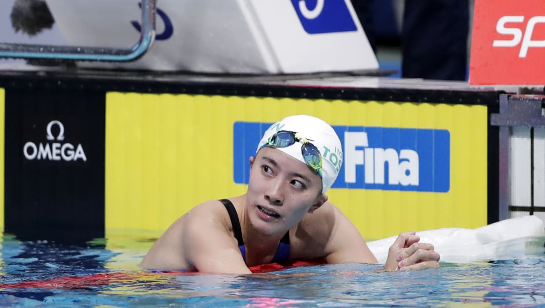 Yui Ohashi de Japón muestra abatimiento después de terminar con la medalla de plata en la final femenina de 200 metros combinados individuales en la Copa del Mundo de Natación FINA Tokio en 2019 (Foto de Kiyoshi Ota / Getty Images)