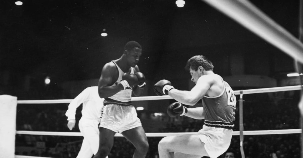 Smokin Joe Frazier Gana El Oro Con Un Pulgar Roto