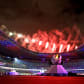 TOKIO, JAPÓN - 05 DE SEPTIEMBRE: Los fuegos artificiales estallan sobre el estadio durante la ceremonia de clausura el día 12 de los Juegos Paralímpicos de Tokio 2020 en el Estadio Olímpico el 05 de septiembre de 2021 en Tokio, Japón.  (Foto de Carmen Mandato / Getty Images)