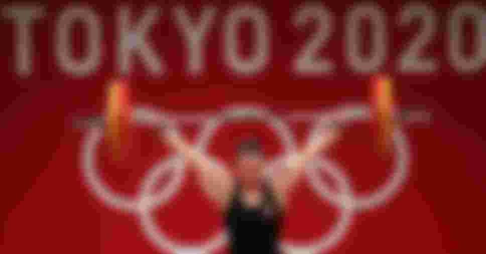 Maude Charron lifts gold in 64kg weightlifting in Olympic ...