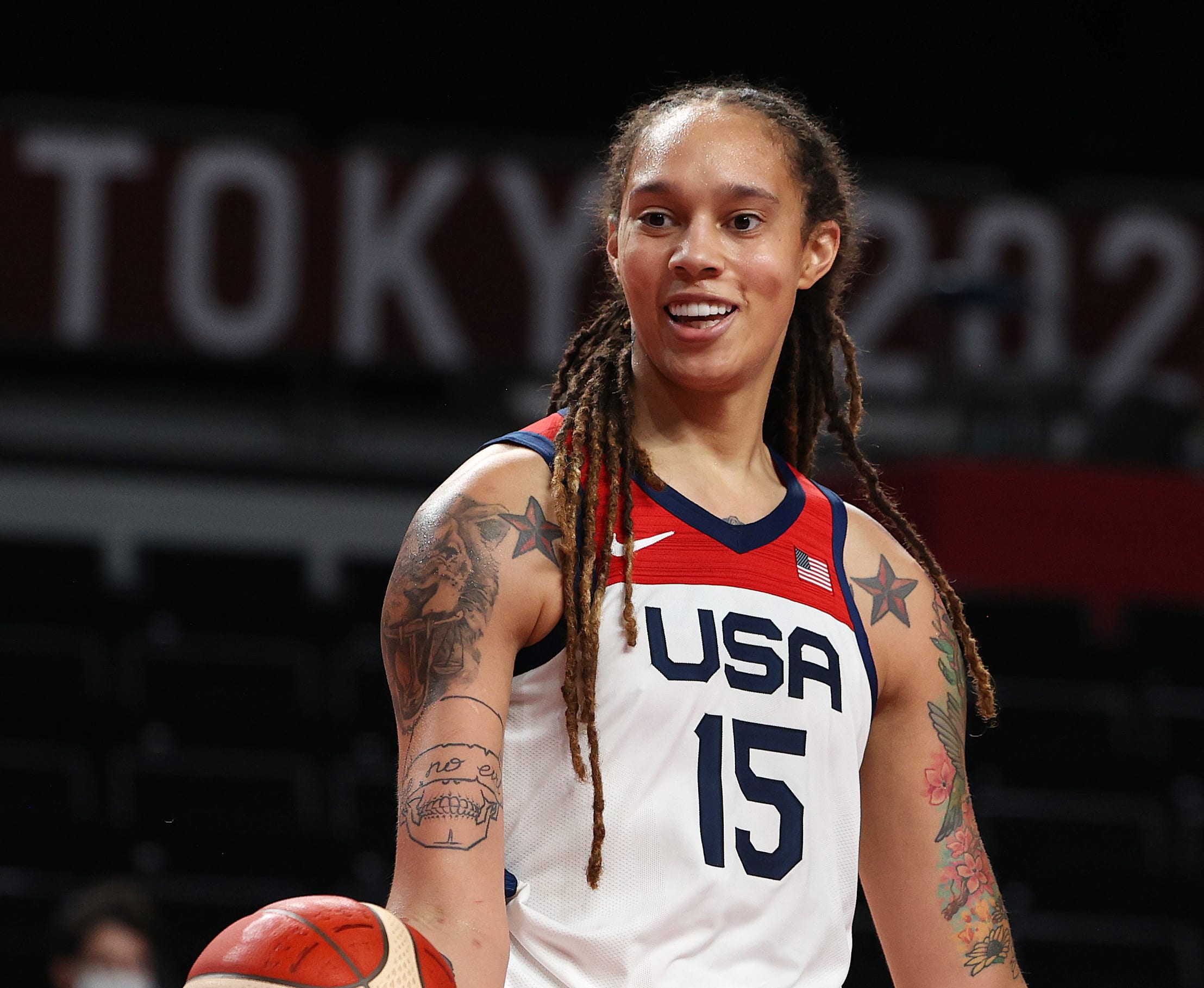 Brittney Griner Formidable As U S Women S Basketball Advance To Olympic Final