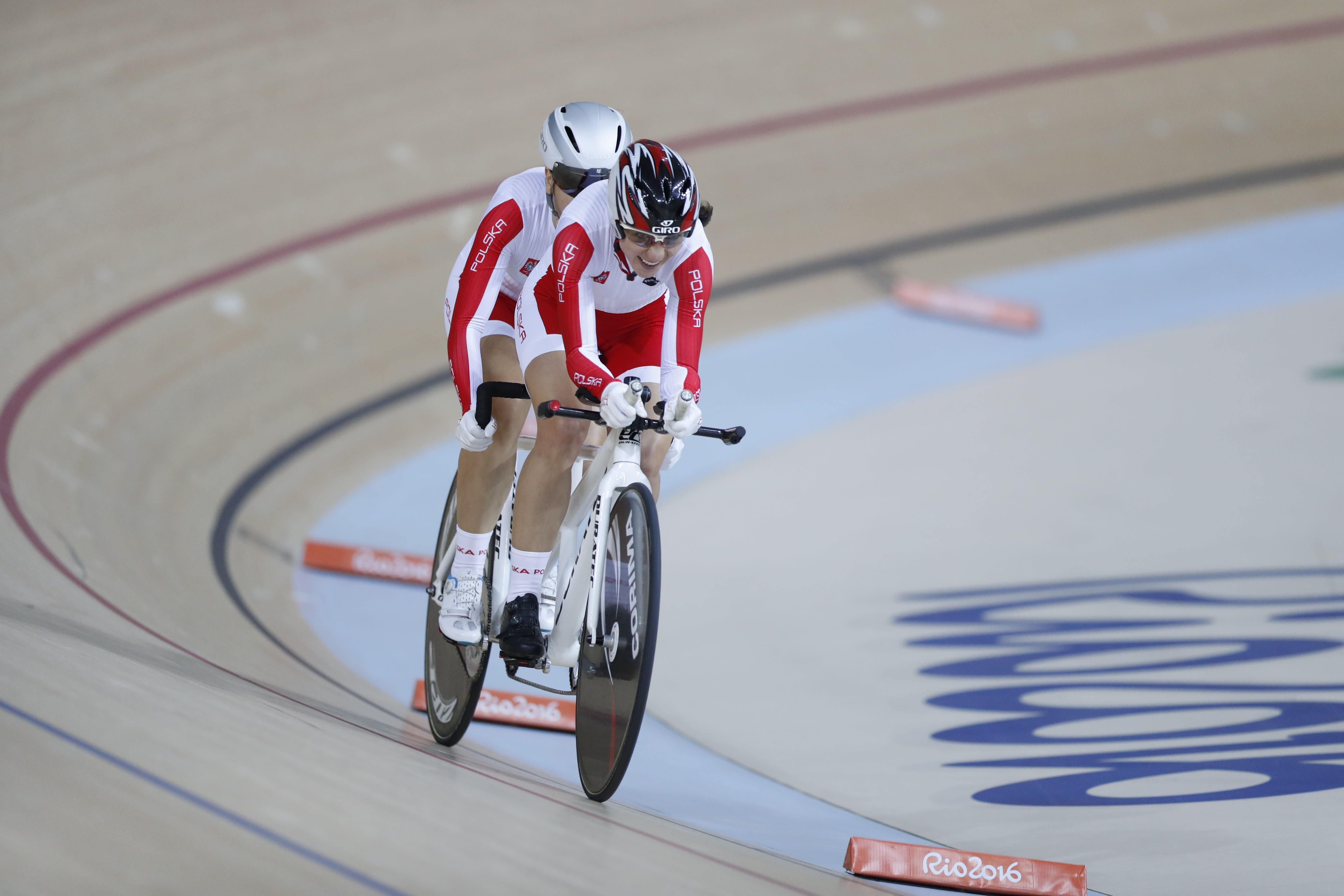 what is track cycling