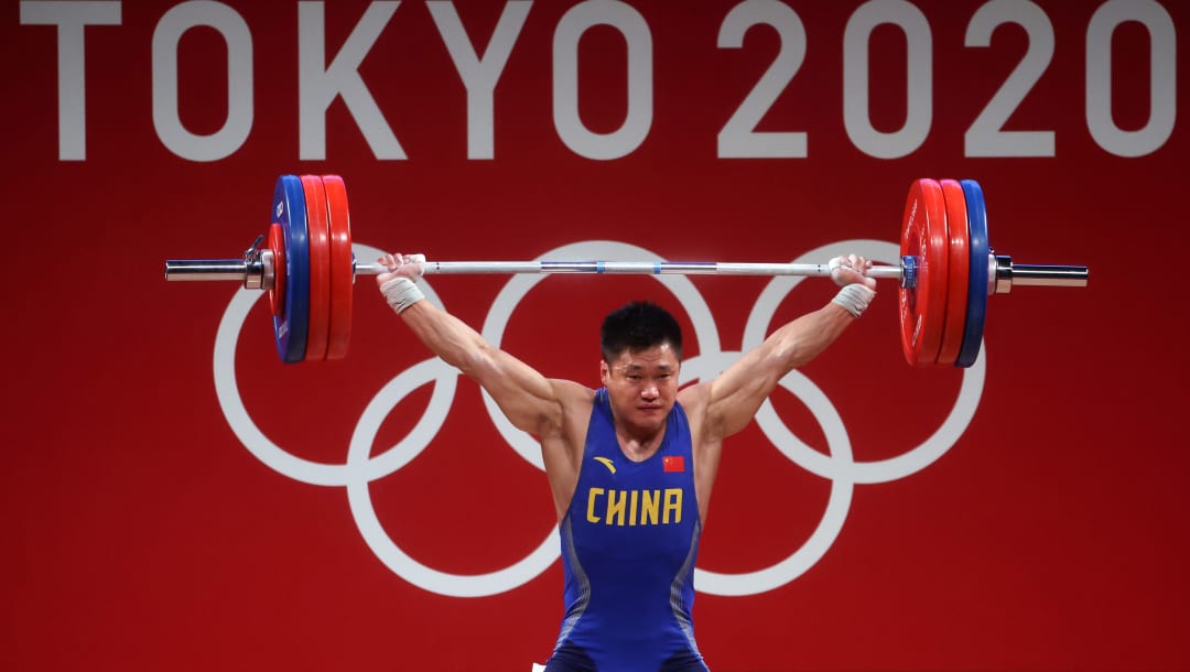 东京奥运男子81公斤级举重回顾: 不老军神吕小军总成绩374公斤破