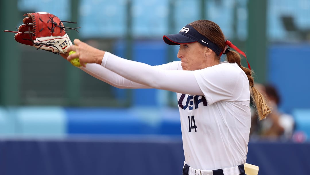 Monica Abbott Leads Team Usa To 1 0 Victory Over Canada