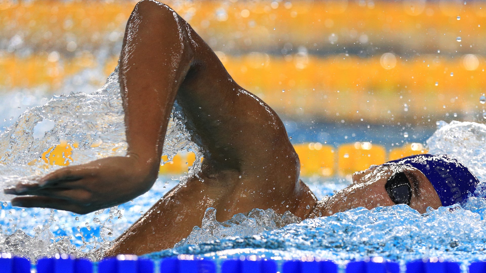 Cinco cosas que debe saber sobre el campeón olímpico de natación Ahmed Hafnaoui